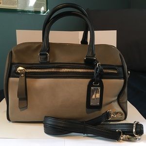 ALDO: Chic taupe and black satchel for work👩🏻‍💼